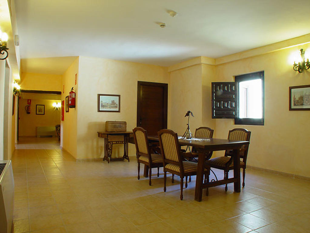 Hotel Nuevo Arlanza Covarrubias Eksteriør billede