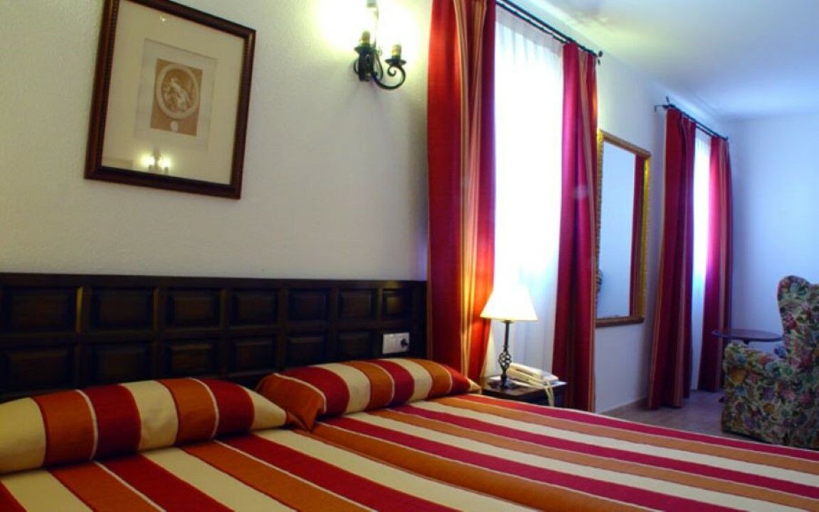 Hotel Nuevo Arlanza Covarrubias Eksteriør billede